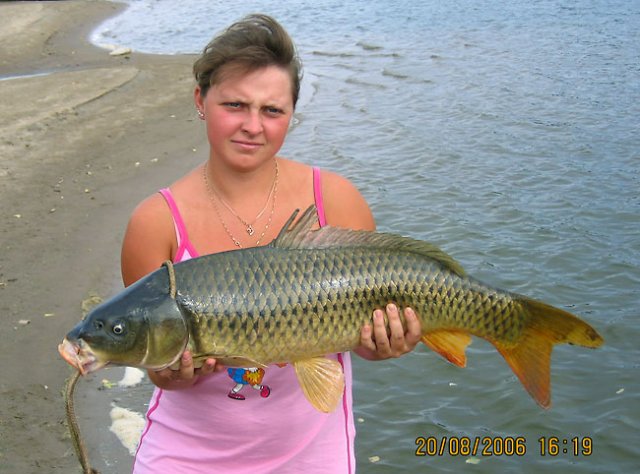 152girls fishing.